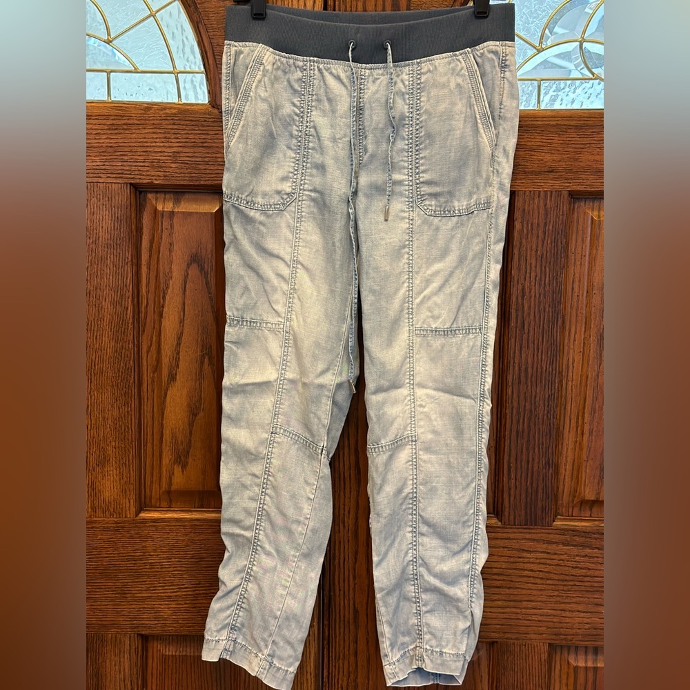 White House Black Market Tapered Ankle Pants Size 4